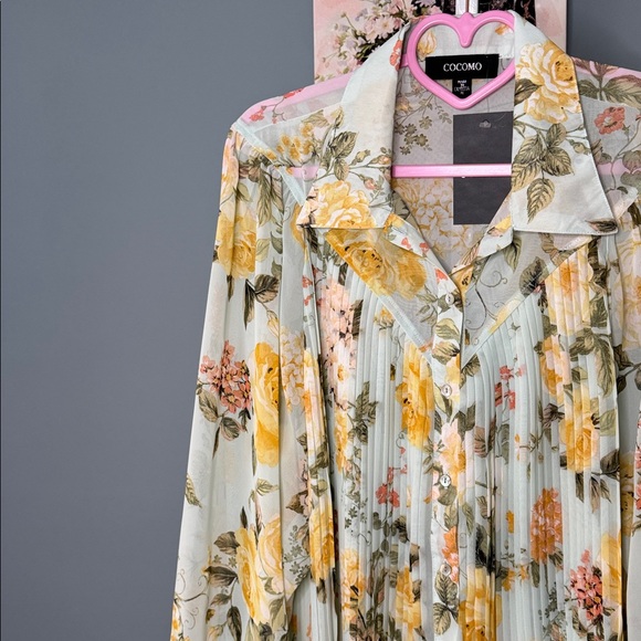 Violetta Botanical Blouse | Wide Bishop Sleeves Floral Blouse in Sea Green Color - Picture 4 of 11